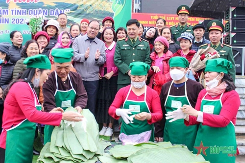 Chương trình “Xuân đoàn kết-Tết thắm tình quân dân” ở huyện Yên Bình, tỉnh Yên Bái